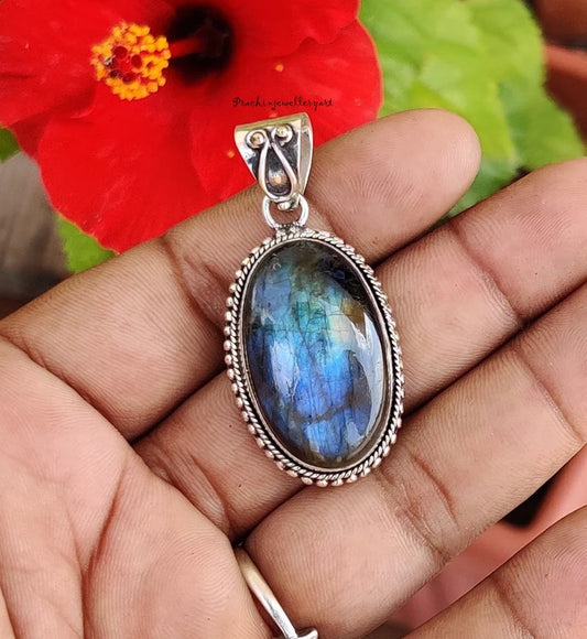 Labradorite Pendant, 925 Sterling Silver