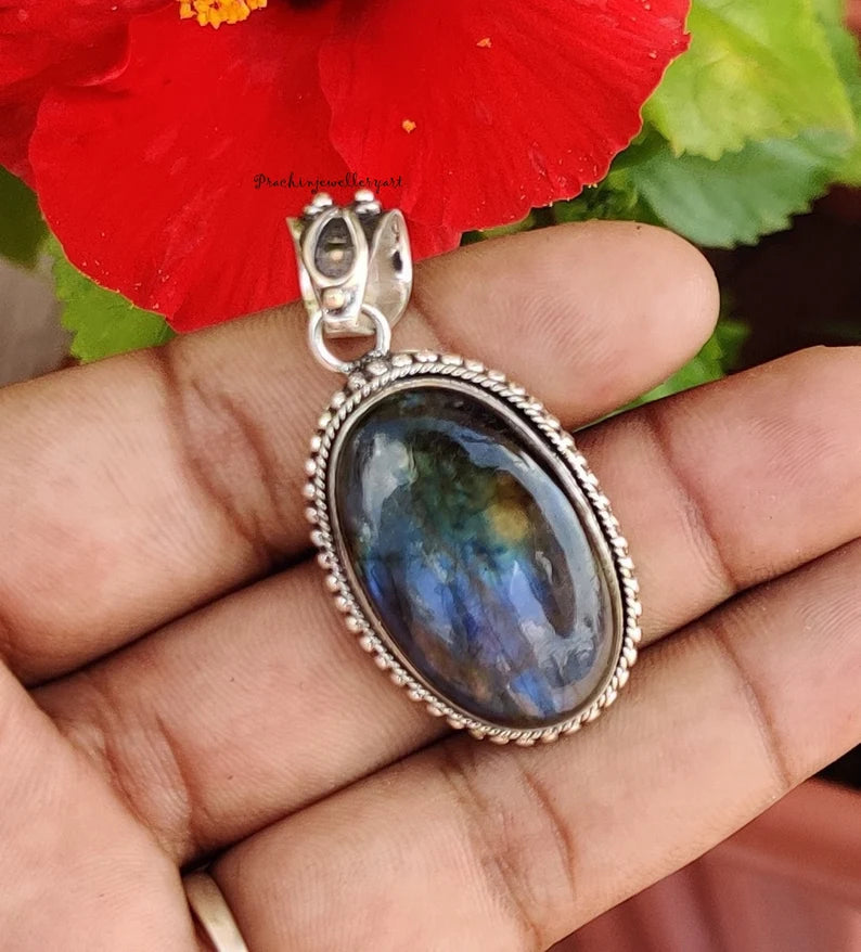 Labradorite Pendant, 925 Sterling Silver