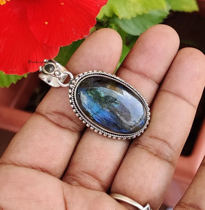 Labradorite Pendant, 925 Sterling Silver