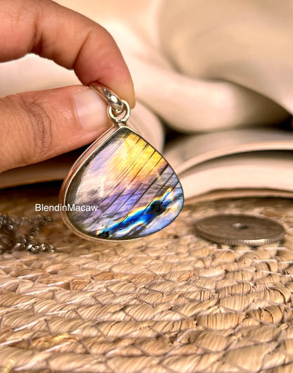 Pendentif Labradorite pourpre naturel, Pendent
